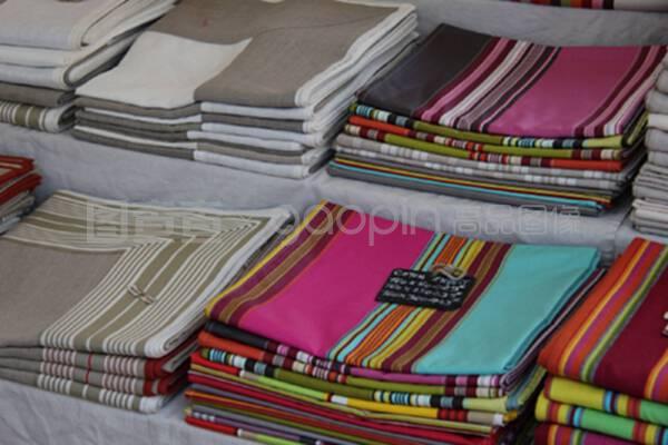 编织阳光与海风 普罗旺斯纺织与针织品的艺术